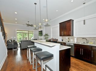 1430 N Cleveland Ave #2, Chicago, IL 60610