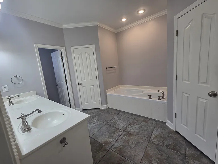 15420 Hartford St — Photo 16