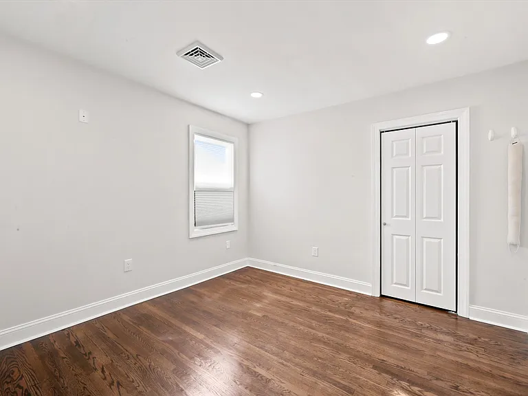 204 Harding Ave — Photo 13
