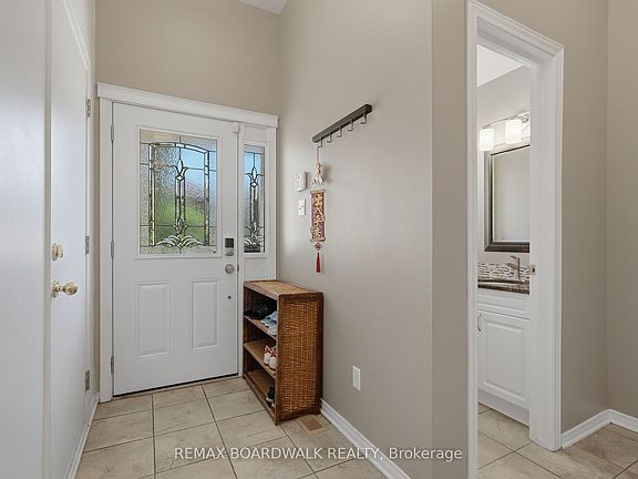 4th image of 5981 Pineglade Cres