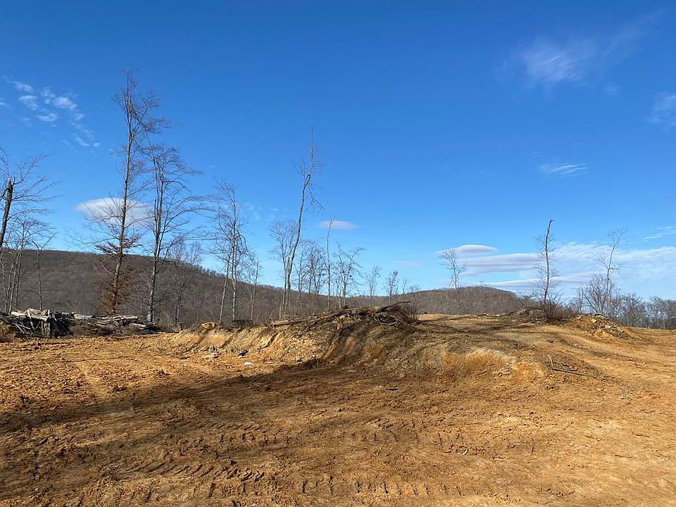 1st image of Bear Hollow Ln