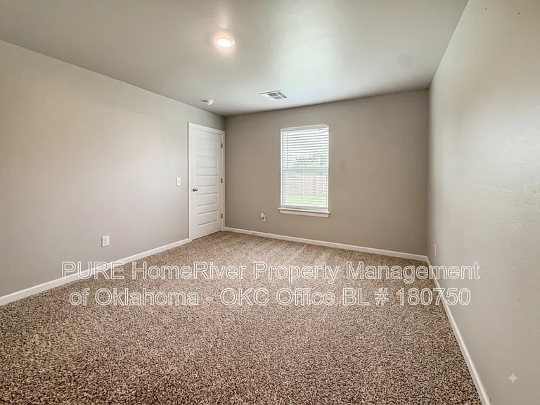 2516 Rosewood Ln — Photo 11