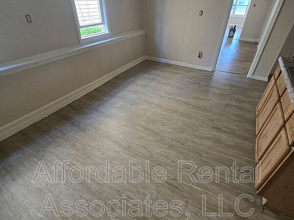 4th image of 2360 S 16th St