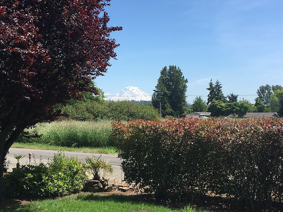 1st image of 105 9th Ave N