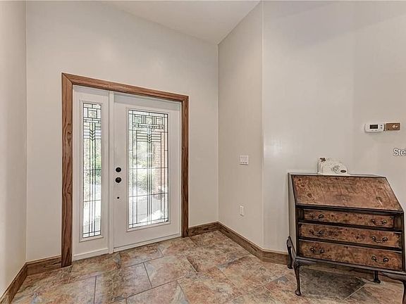 3rd image of 84 Arbor Oaks Dr