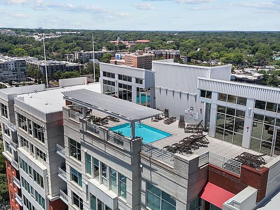 4th image of 400 W North St APT 1404