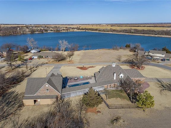2nd image of 14809 La Cresta Dr