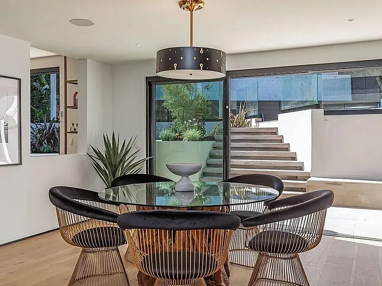 1271 Sunset Plaza Dr — Photo 8