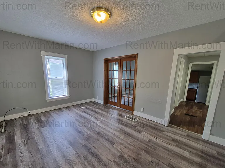 343 Albany St — Photo 4