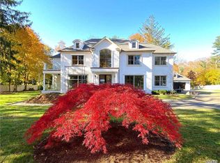 595 Motts Cove Rd S, Roslyn, NY 11576