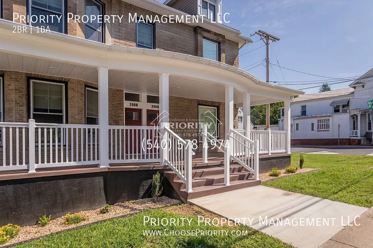 398 E Market St — Photo 4