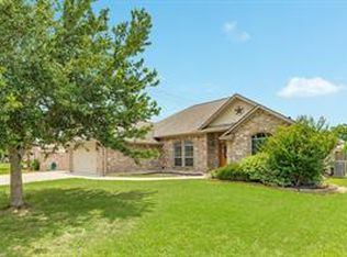 203 Poppy St, Lake Jackson, TX 77566