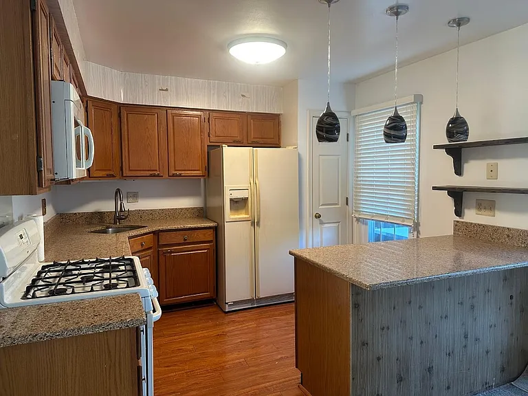 12835 Misty Ln — Photo 6