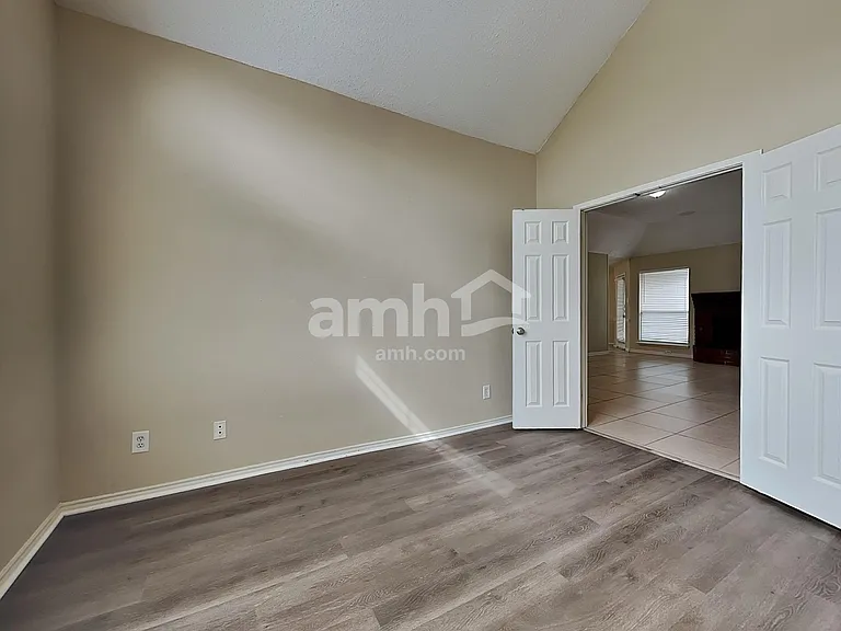 2717 Primrose Ln — Photo 22
