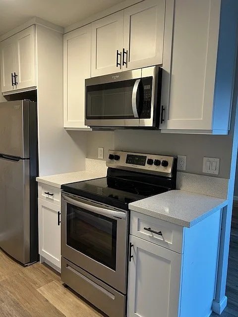 Building Photo - 3875 Van Dyke Ave #12