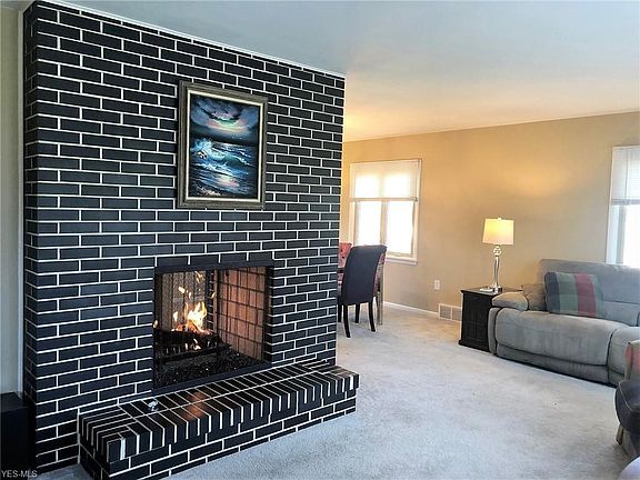 4th image of 1450 Sackett Hills Dr