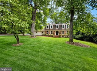 10207 Oxfordshire Rd, Great Falls, VA 22066