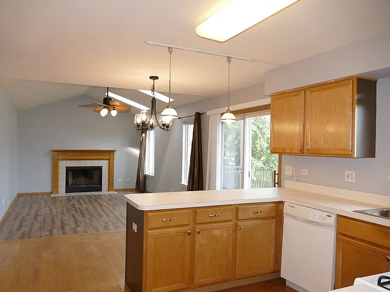 2551 Smithfield Ln — Photo 8