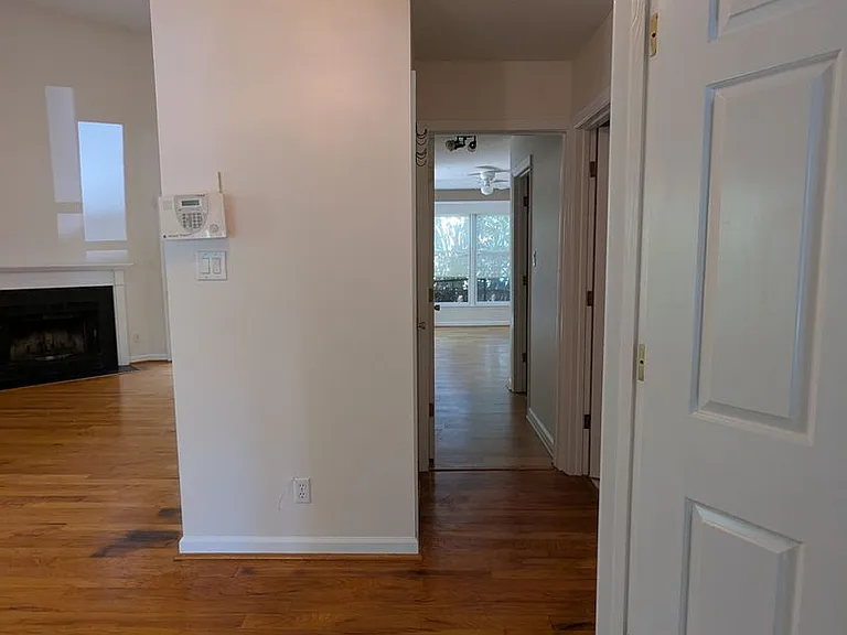 220 Saint Andrews Ln — Photo 17