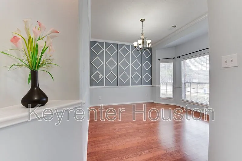 3 bed, 2.0 bath, 2148 sqft, $2,150 — Photo 4