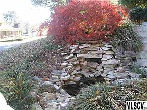 5th image of 907 Meadowood Dr NE