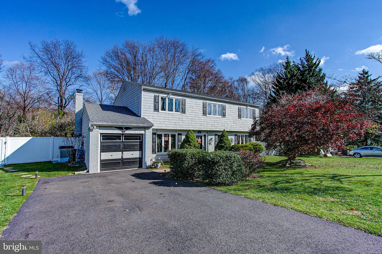 117 Kingsclere Dr photo 1