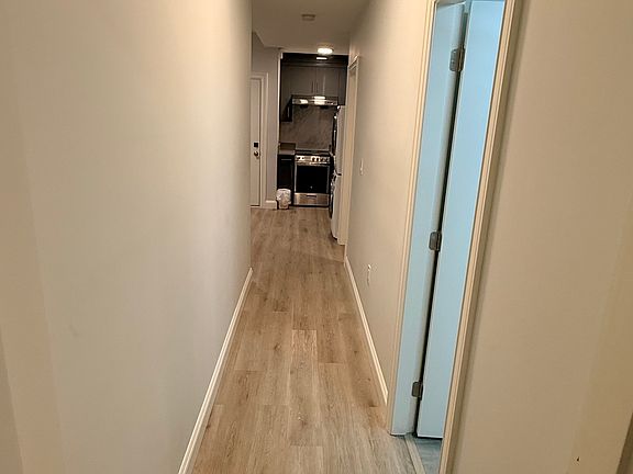 4th image of 7288 Waverley Ave