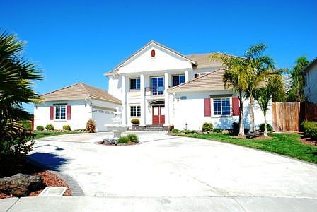 2nd image of 170 Palm Pl