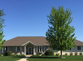 610 Appel St E, Springfield, MN 56087