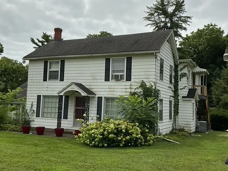 1512 E Gardner Ln — Photo 9