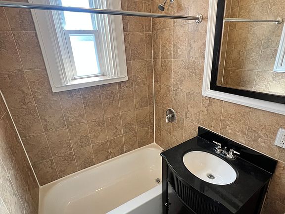 4th image of 30 Lenox Ave #03ef0b6fb
