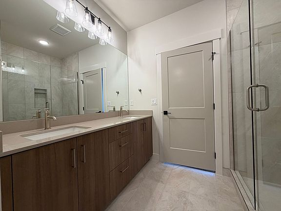 4th image of 622 E Hemsworth Ln