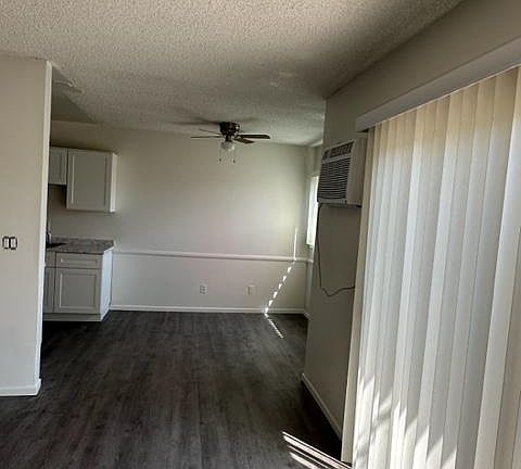 3rd image of 5308 Riverton Ave APT 5