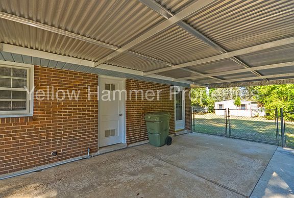 2nd image of 3931 Dalraida Pl