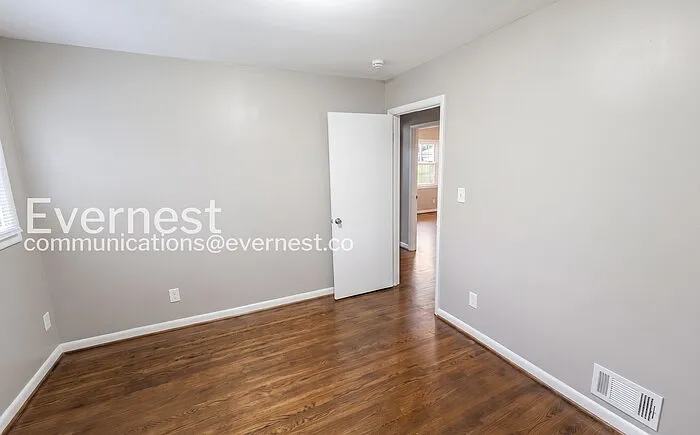 317 Westwood Dr — Photo 12