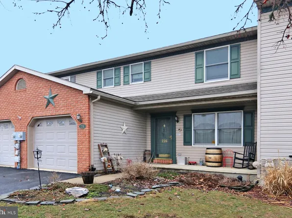 226 Acorn Cir, Lebanon, PA 17042