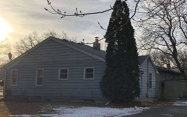 2nd image of 5590 6th St NE