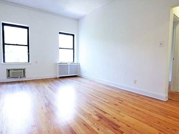 4th image of 307 W 76th St #B3
