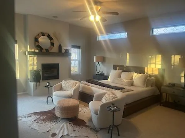 9705 Village Green Dr NE, Albuquerque, NM 87111