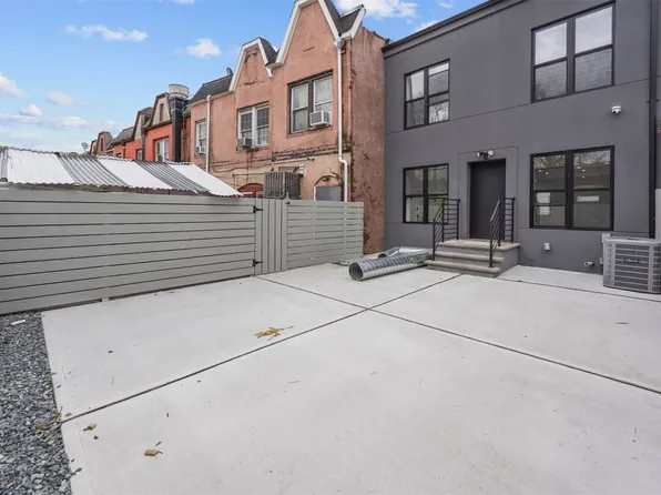 184-09 Jamaica Avenue image 13 of 13