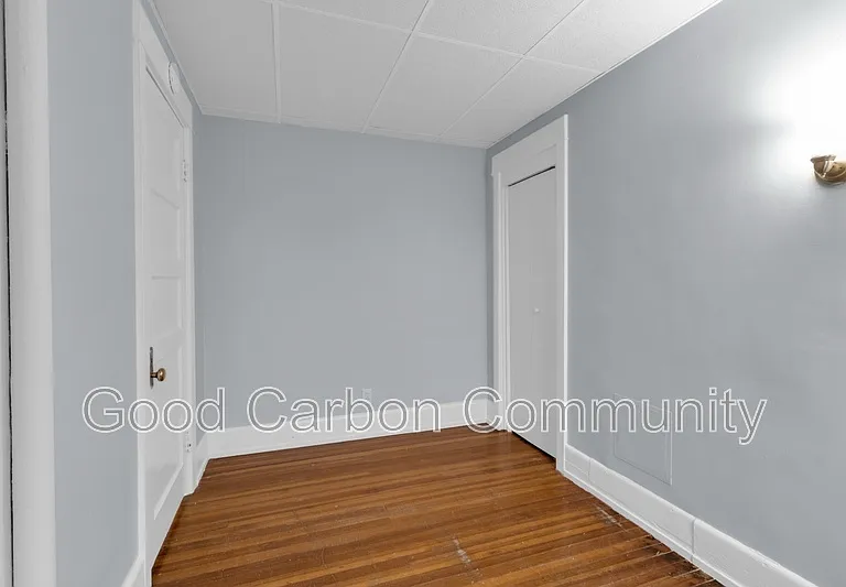 131 Allen St #12 — Photo 10