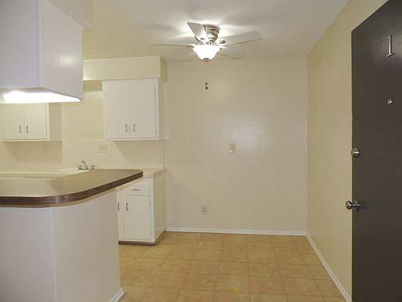 3rd image of 741 Orizaba Ave APT 1