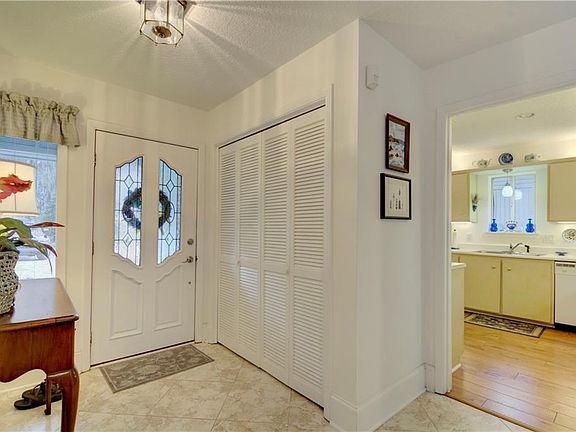 3rd image of 107 Peachtree St