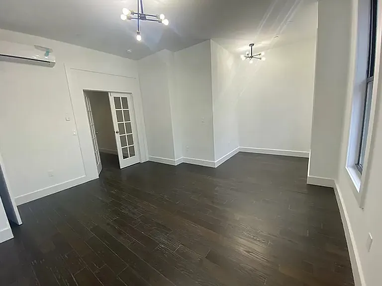 1114 Halsey St #2L — Photo 1