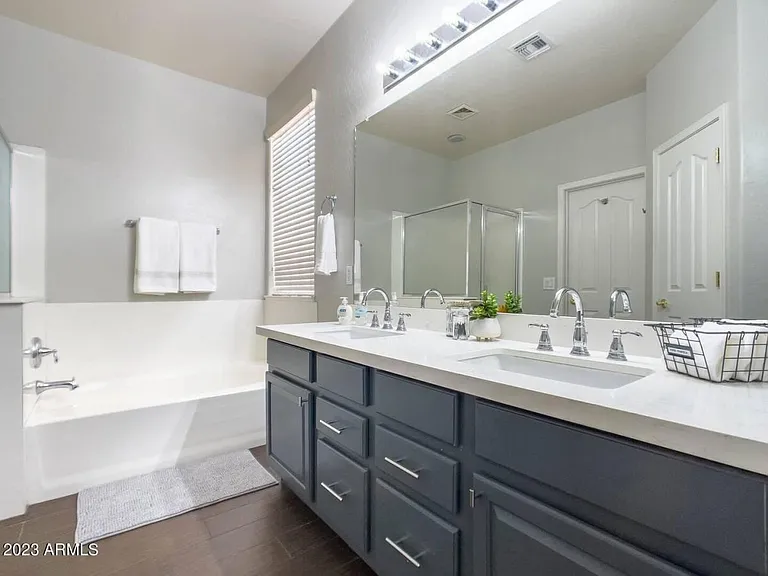 1454 E Morelos St — Photo 13