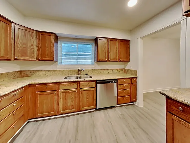 10523 Mills Walk Dr — Photo 6