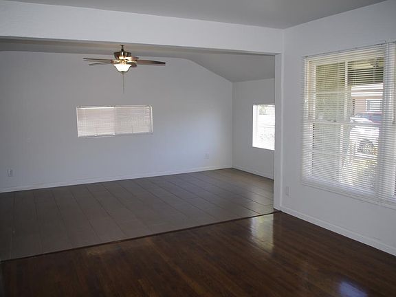 Dining Room, 2 windows