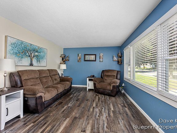 3rd image of 3847 Havana Ave SW
