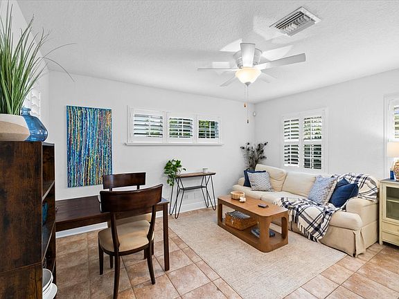 3rd image of 426 34th St