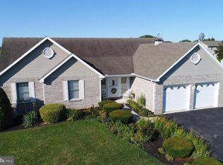 921 Cranberry Dr, Chambersburg, PA 17202